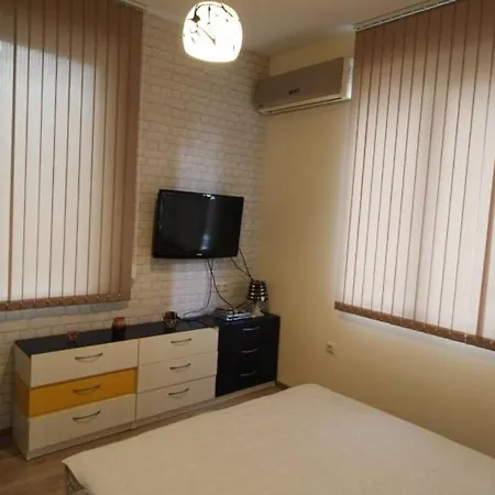 Apartament Baths Apartment, 100 M From The Sea Garden Warna