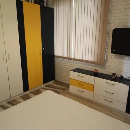 Apartament Baths Apartment, 100 M From The Sea Garden