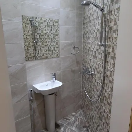Baths Apartment, 100 M From The Sea Garden Apartament